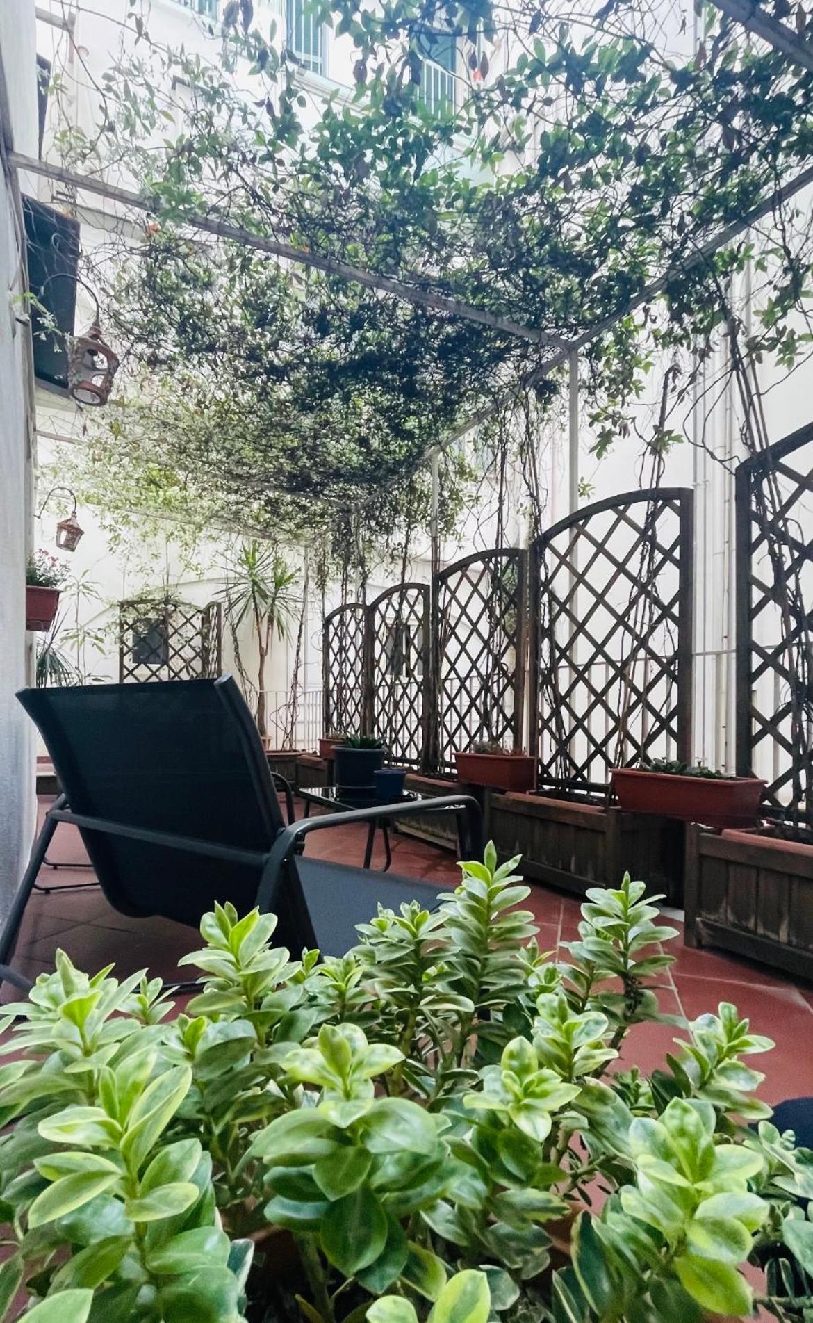 Re Gallo Luxury Apartment Plebiscito In Via Chiaia Naples Exterior photo